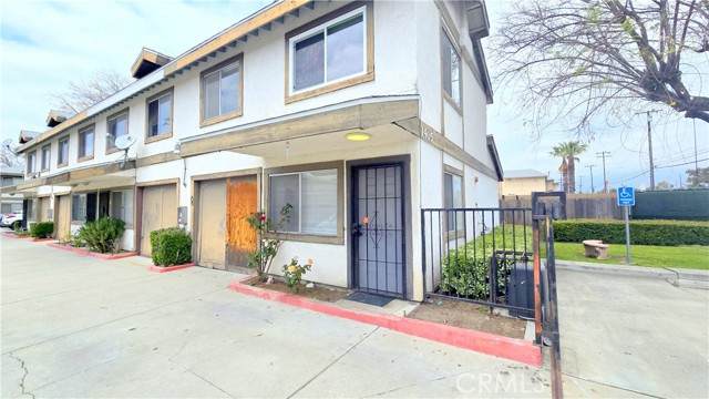 1405 Grove Avenue - Photo 1