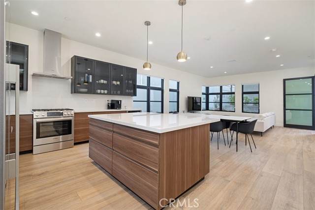 822 Plymouth Boulevard - Photo 1