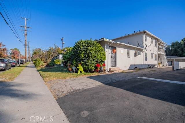 5654 Kester Avenue - Photo 1