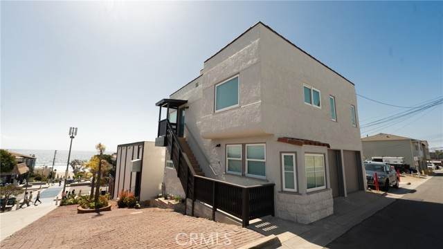 213 10th Street - Photo 1