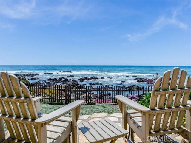 2585 Sherwood Drive - Photo 1