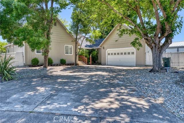 215 Silver Court - Photo 1