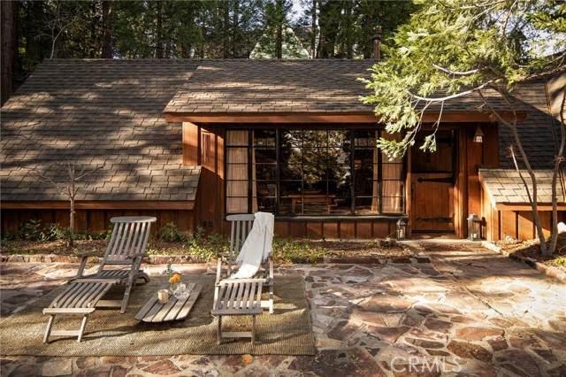 324 Summit Drive - Photo 1