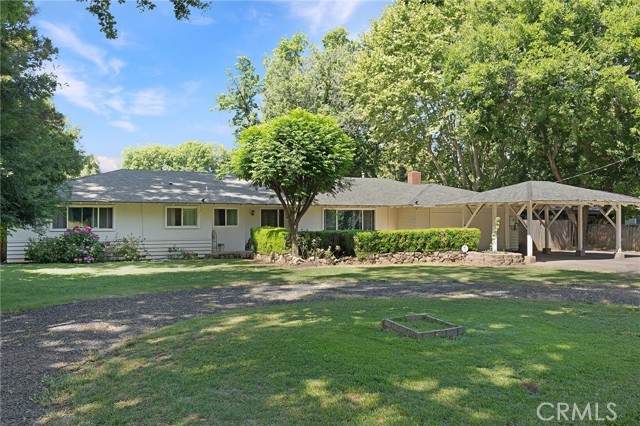 1915 Manzanita Avenue - Photo 1