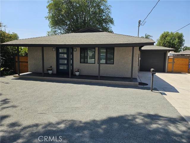 8463 California Avenue - Photo 1