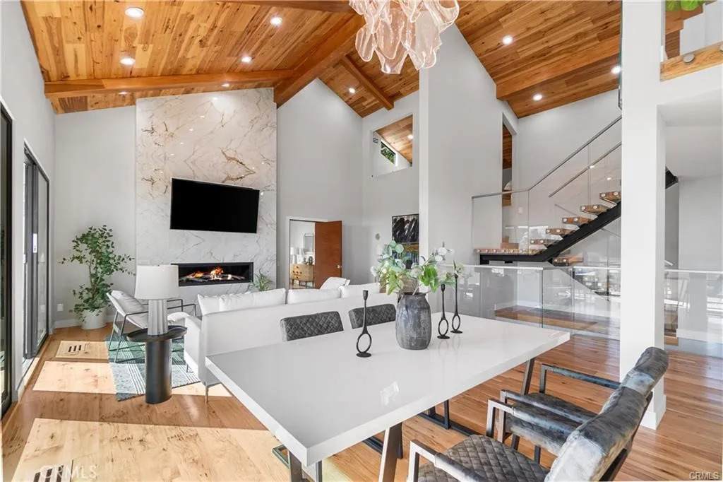 8566 Hollywood Boulevard - Photo 1