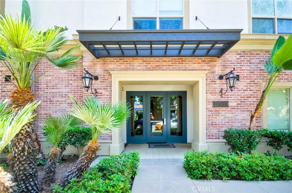 401 Anaheim Boulevard - Photo 1