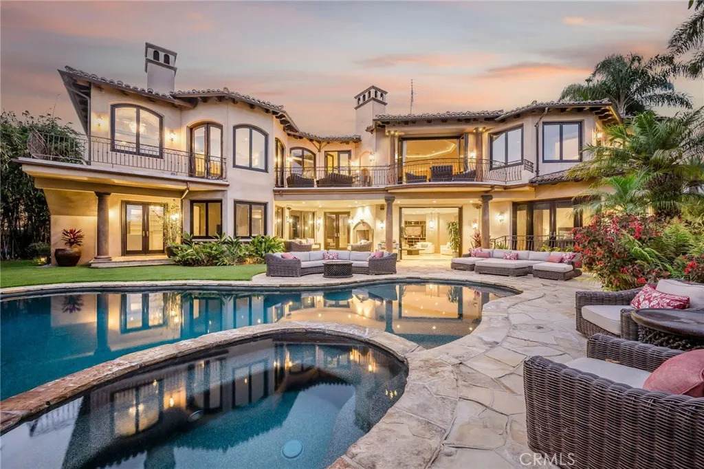 215 Poinsettia Avenue - Photo 1