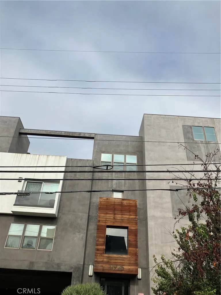 11925 Kling Street - Photo 1