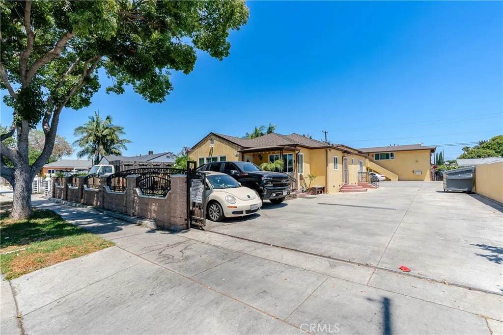 6019 Gotham Street - Photo 1