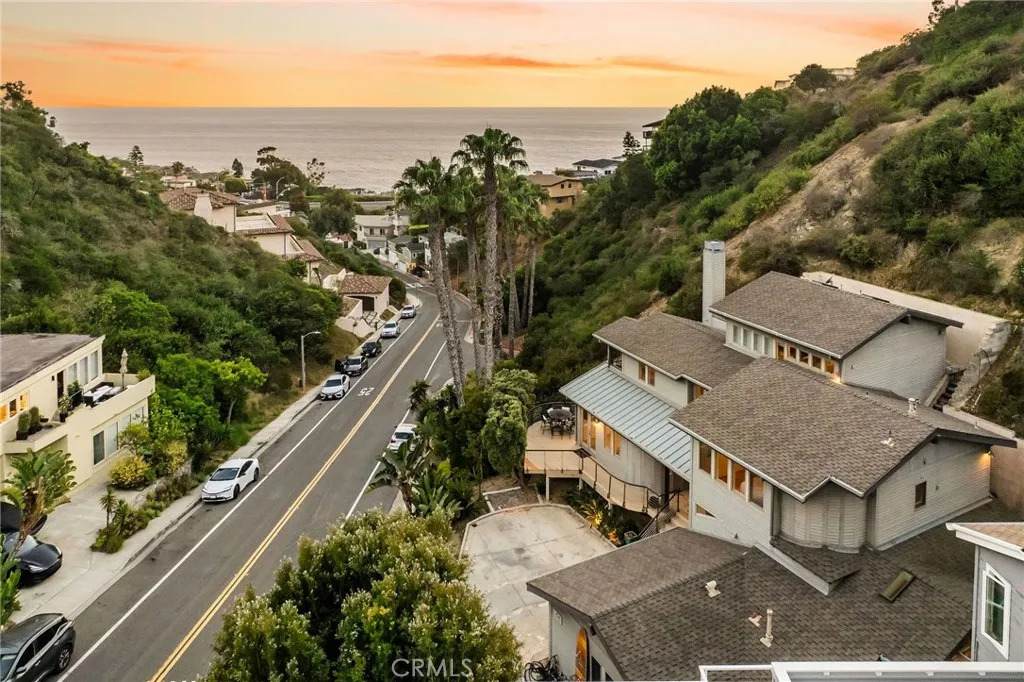 426 Nyes Place - Photo 1