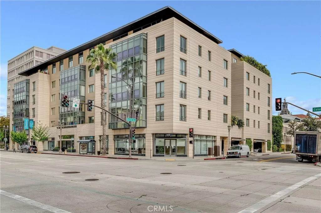 345 Colorado Boulevard - Photo 1