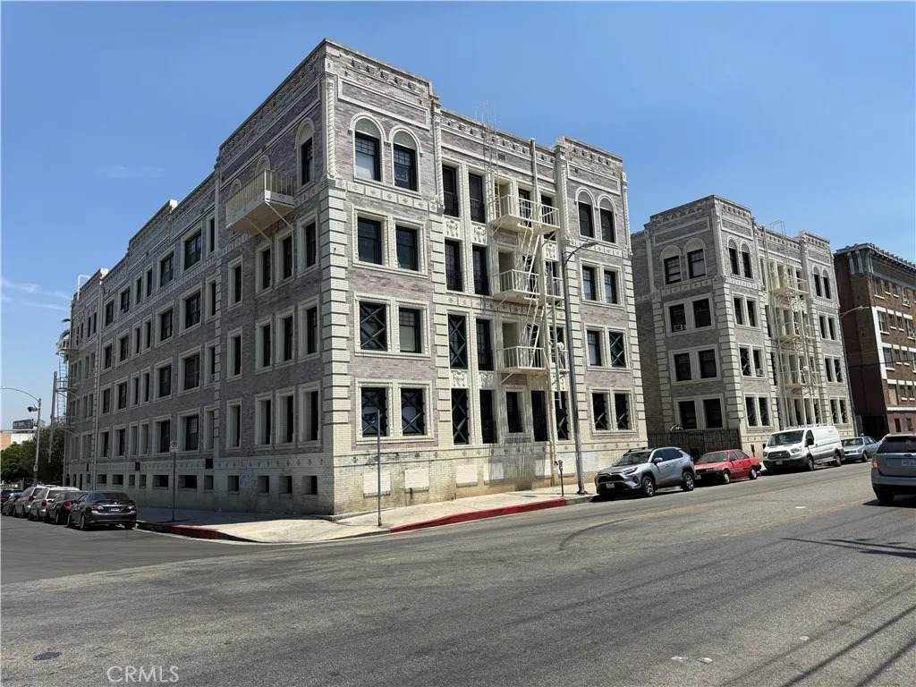 2121 James M Wood Blvd - Photo 1