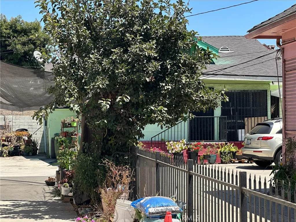 4618 Wall Street - Photo 1