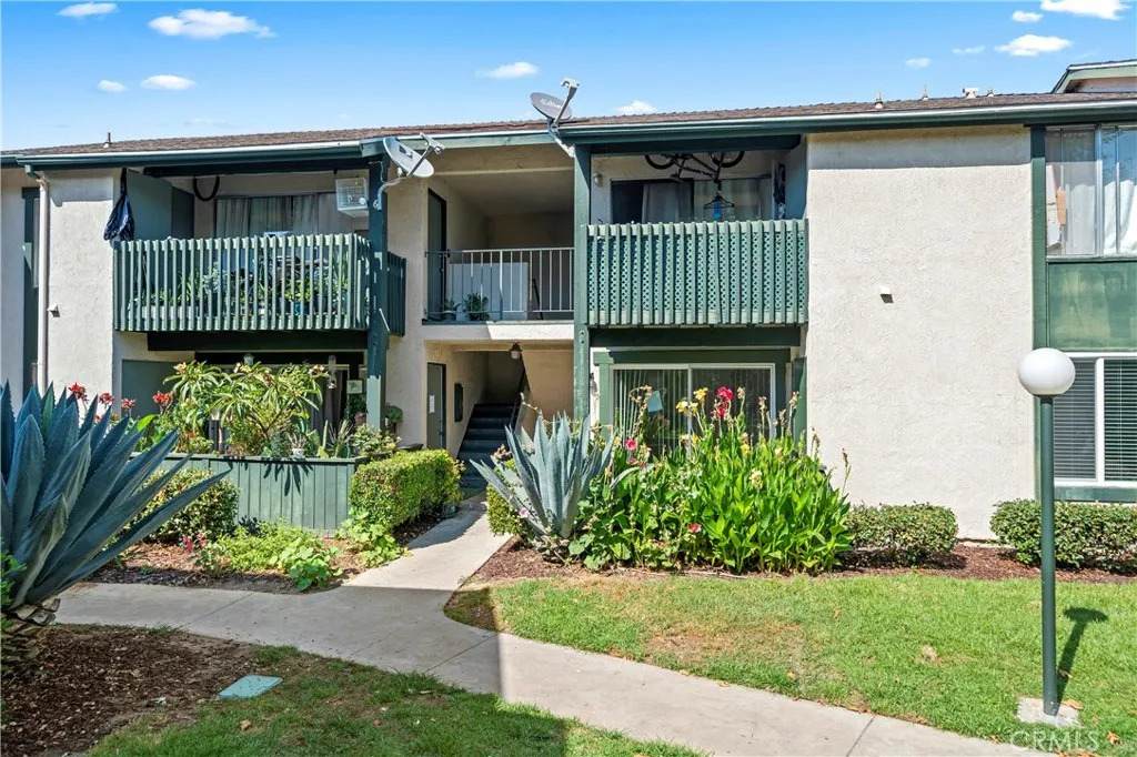 23214 Orange Avenue - Photo 1