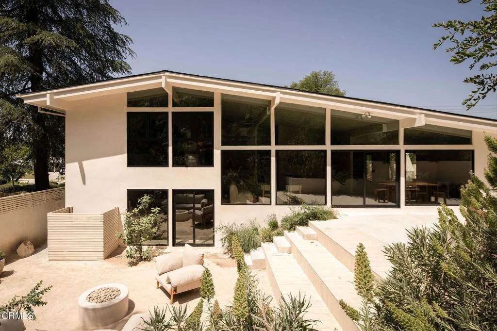 4722 Larkwood Ave Avenue - Photo 1