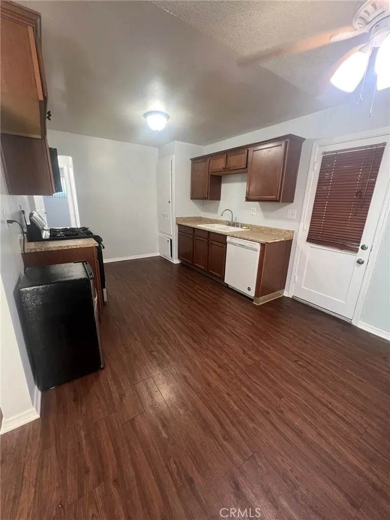 221 San Gabriel Avenue - Photo 1