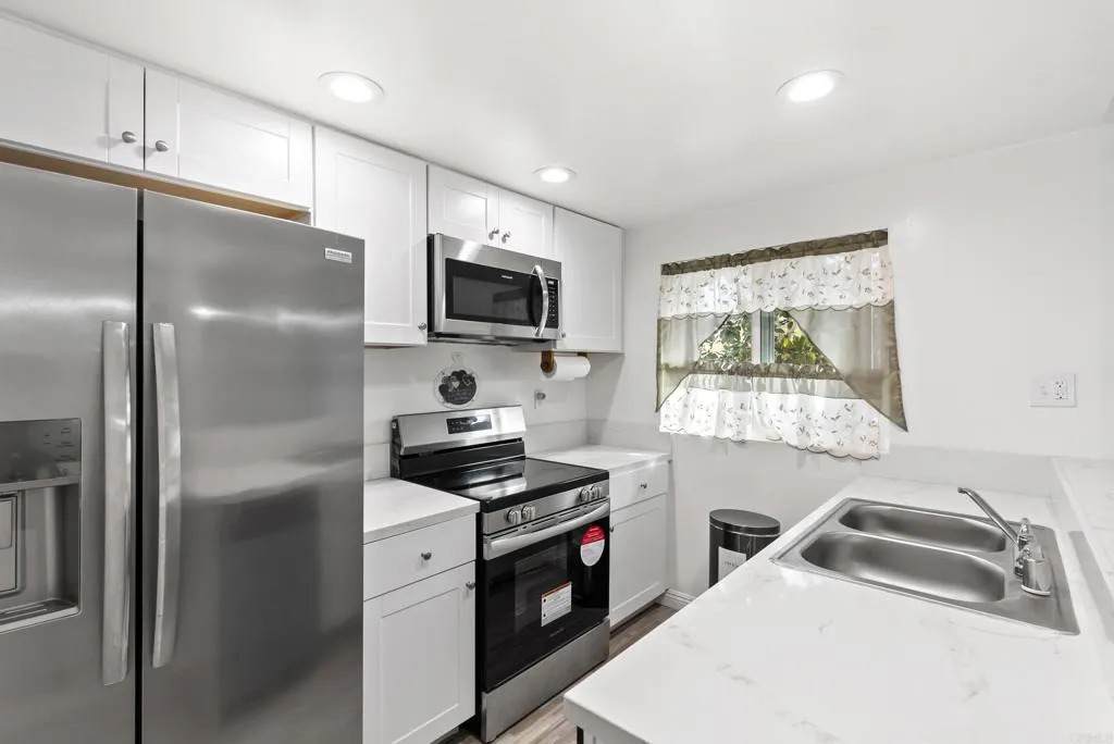 913 Amistad Ct - Photo 1