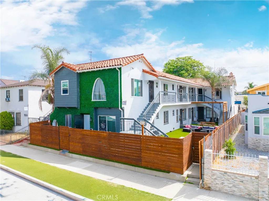 1924 Cedar Avenue - Photo 1