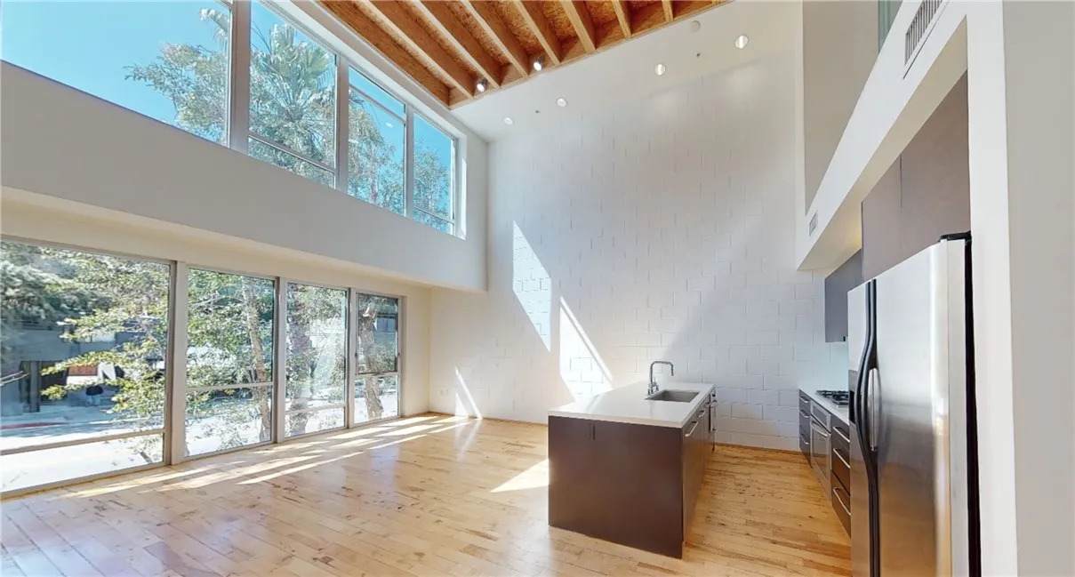 3450 Cahuenga Boulevard - Photo 1