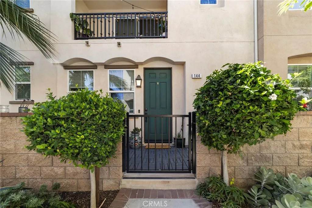 144 Royal Way - Photo 1