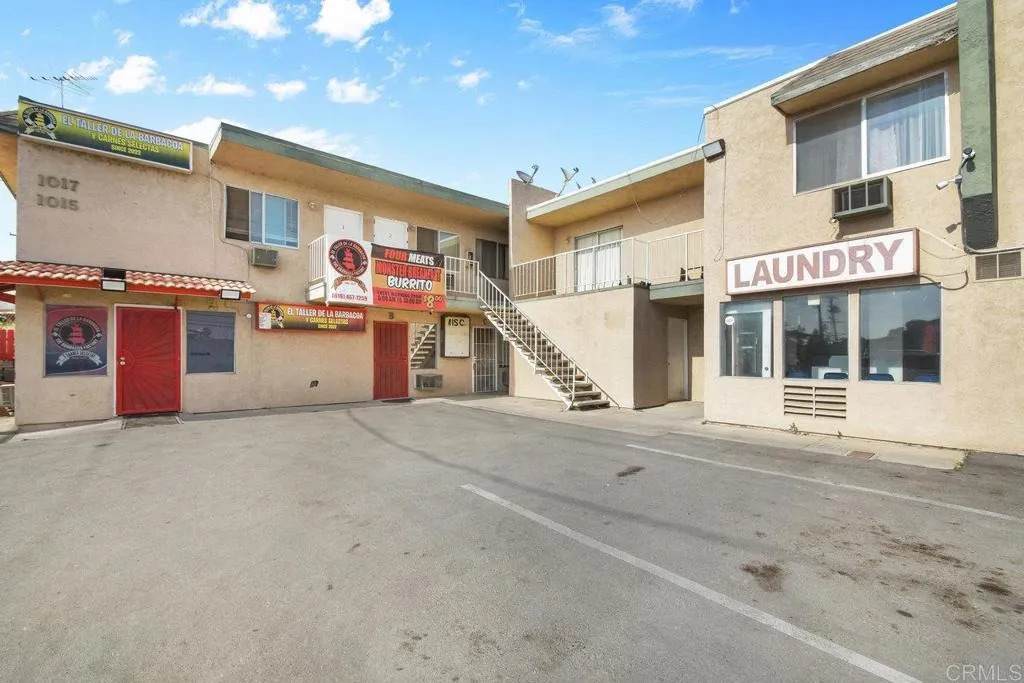 1015 Grand Avenue - Photo 1