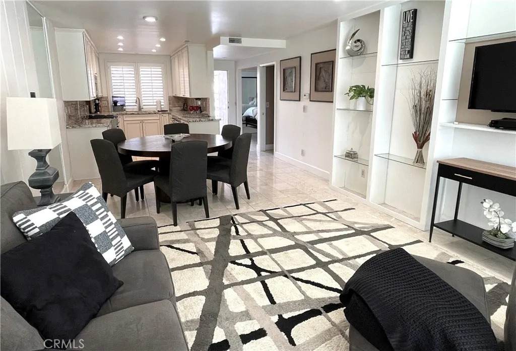 23 Sunrise - Photo 1