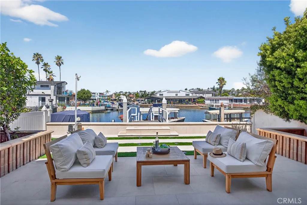 613 36Th Street - Photo 1