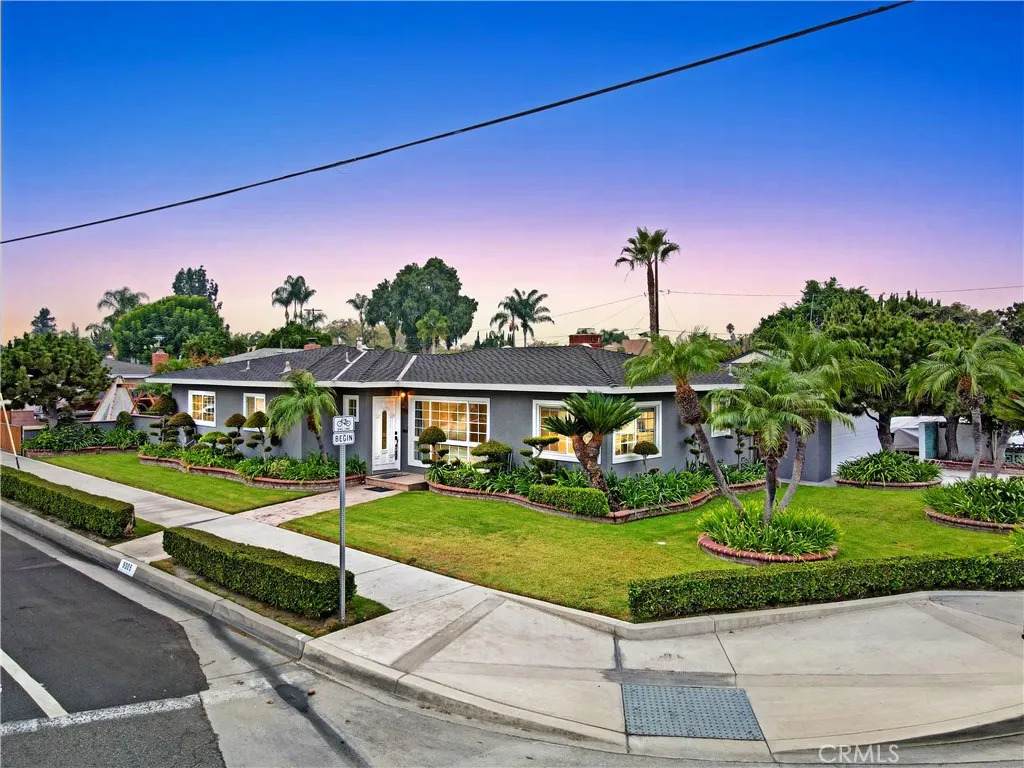 9305 Downey Avenue - Photo 1