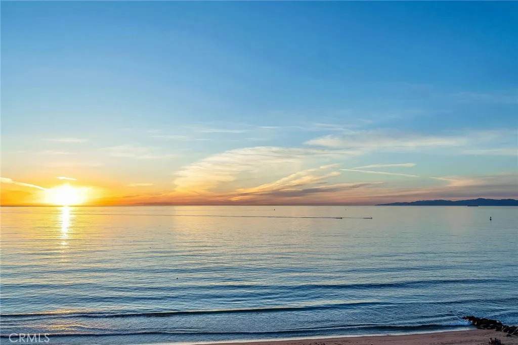 531 Esplanade - Photo 1