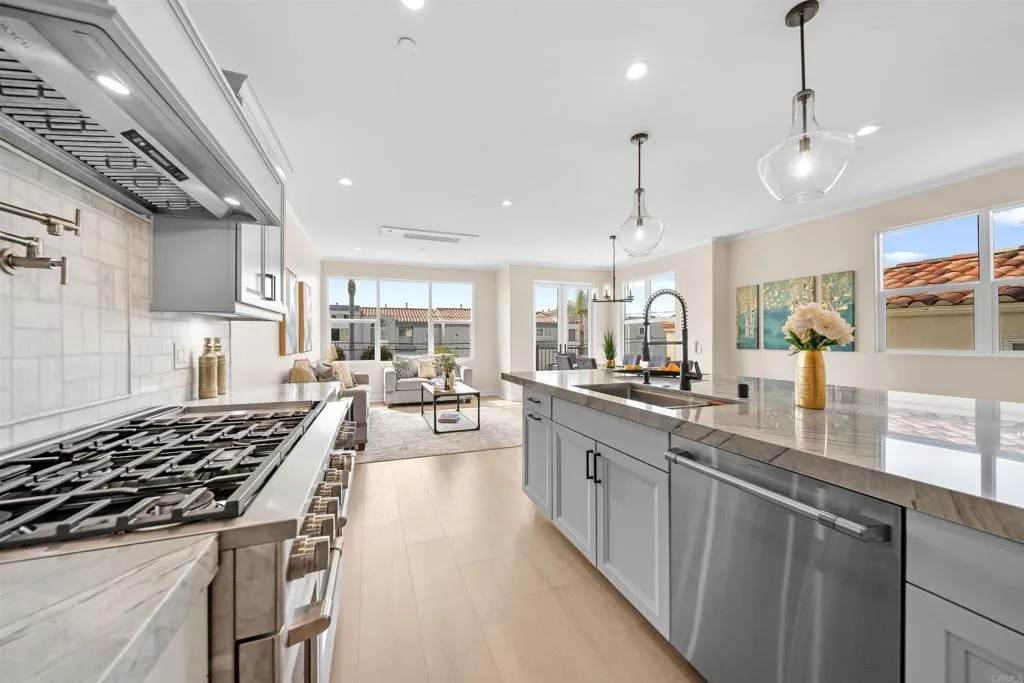 812 Cleveland Street - Photo 1