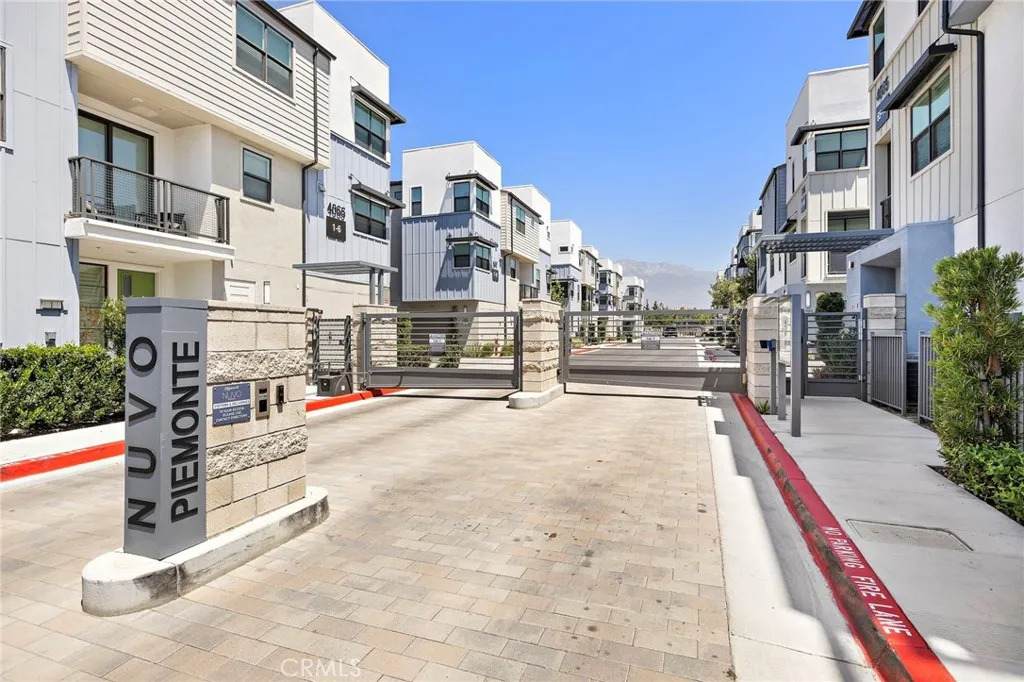 944 N Divino Privado - Photo 1