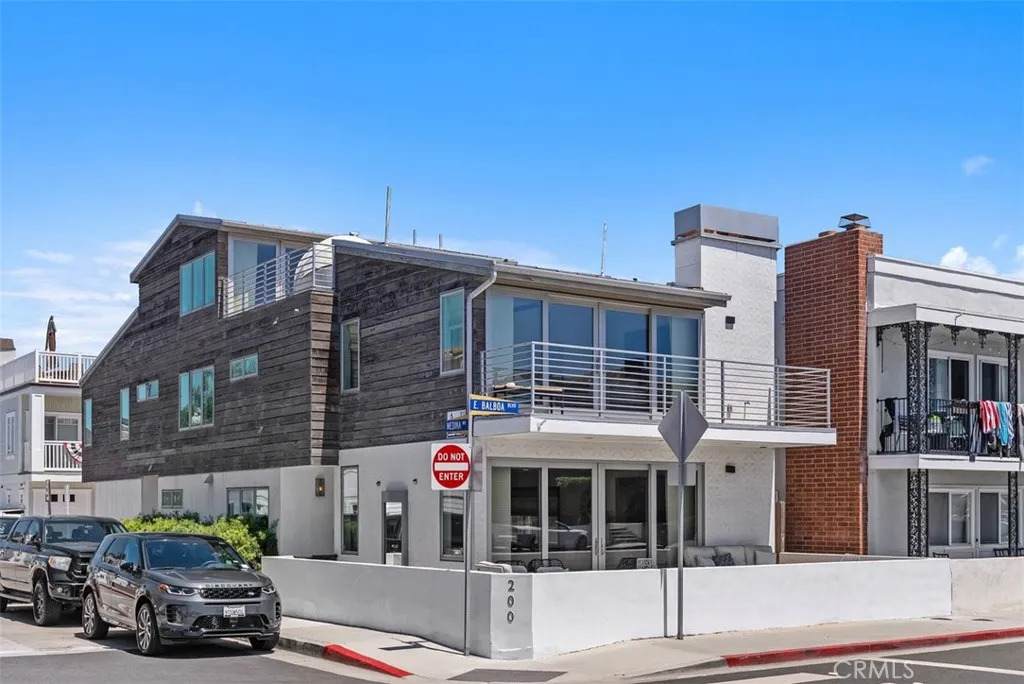 200 Balboa Boulevard - Photo 1