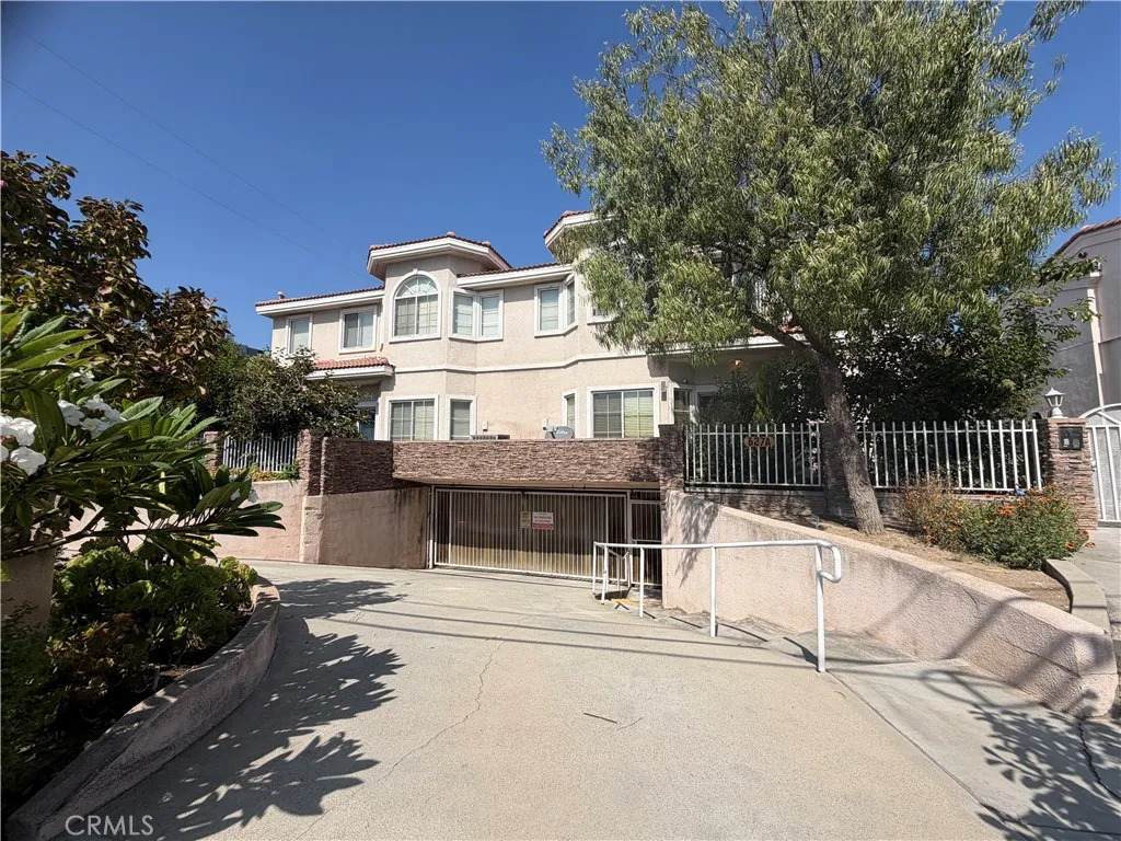 631 Fairview - Photo 1