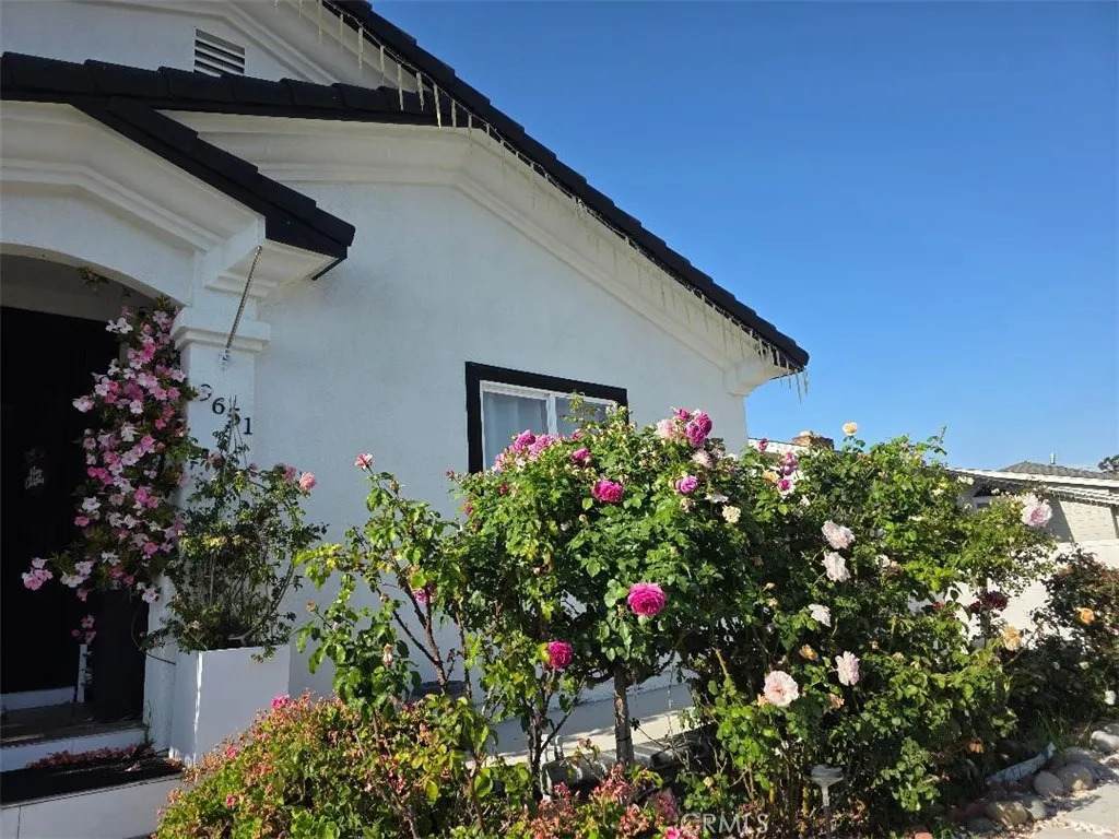 9651 Crosby Avenue - Photo 1