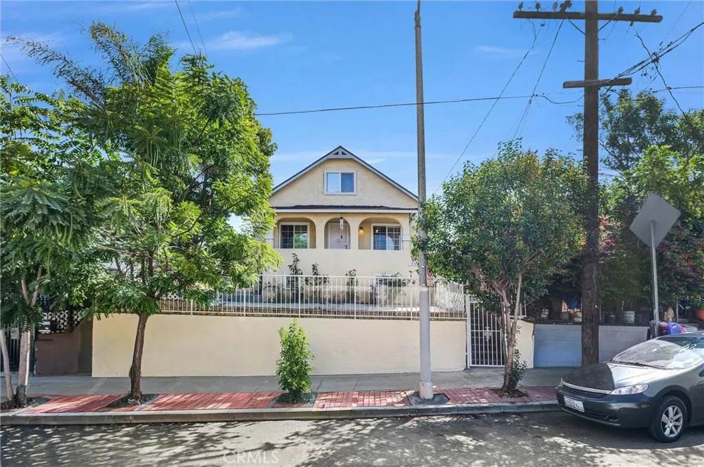 702 Cornwell - Photo 1