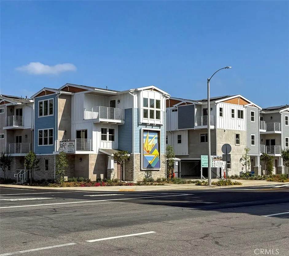 2109 North White Avenue - Photo 1