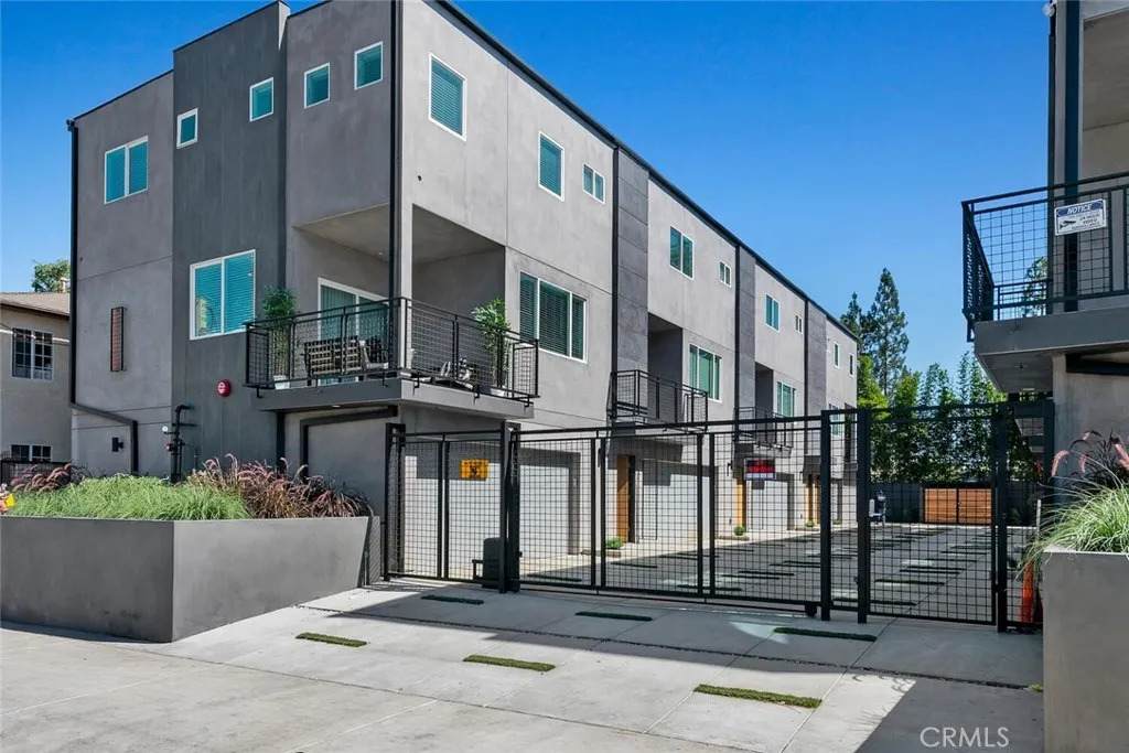 13538 Vanowen Street - Photo 1