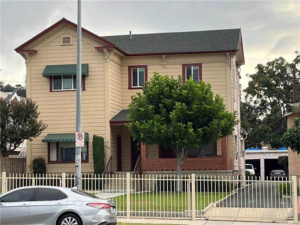 2430 Griffin - Photo 1