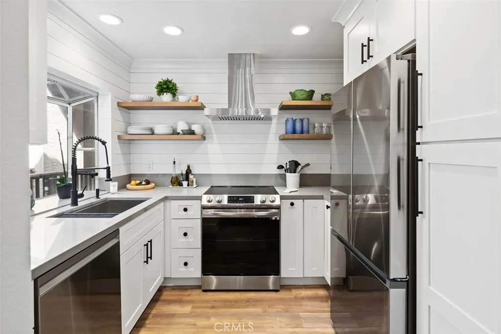 12 Corniche Drive - Photo 1