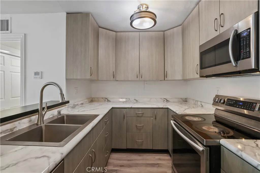 23515 Lyons - Photo 1