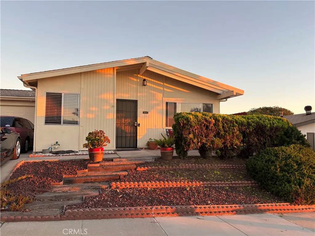 3547 Mira Pacific - Photo 1