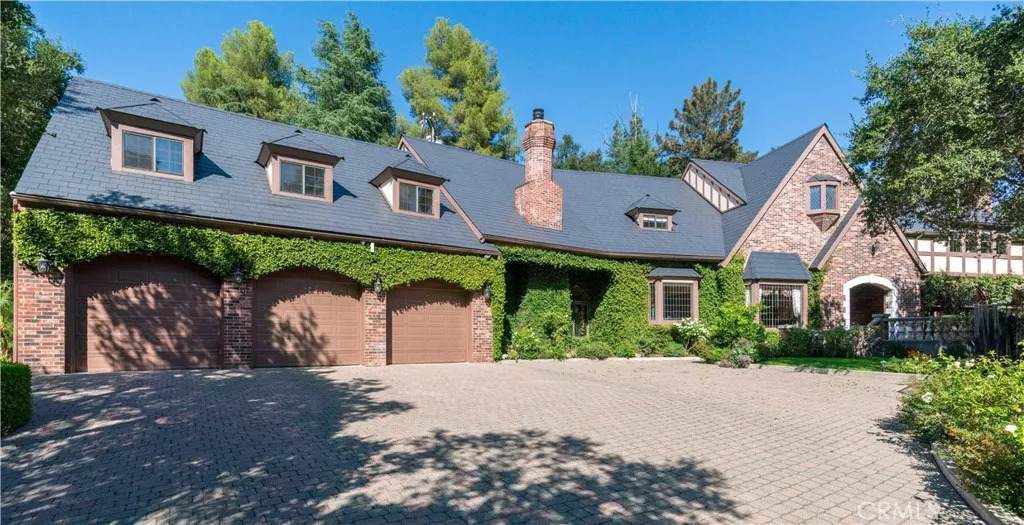 375 Berkshire Avenue - Photo 1