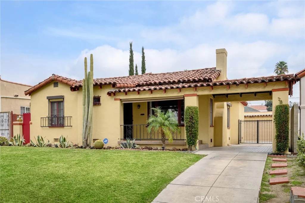 520 Howard Street - Photo 1