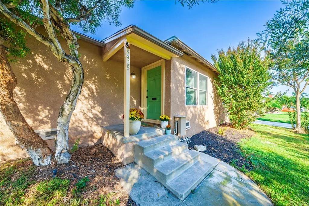 4425 Walnut Ave - Photo 1