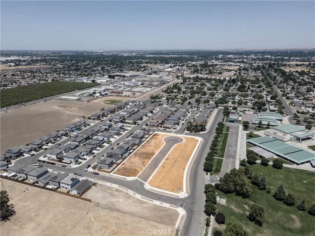 695 Valencia - Photo 1