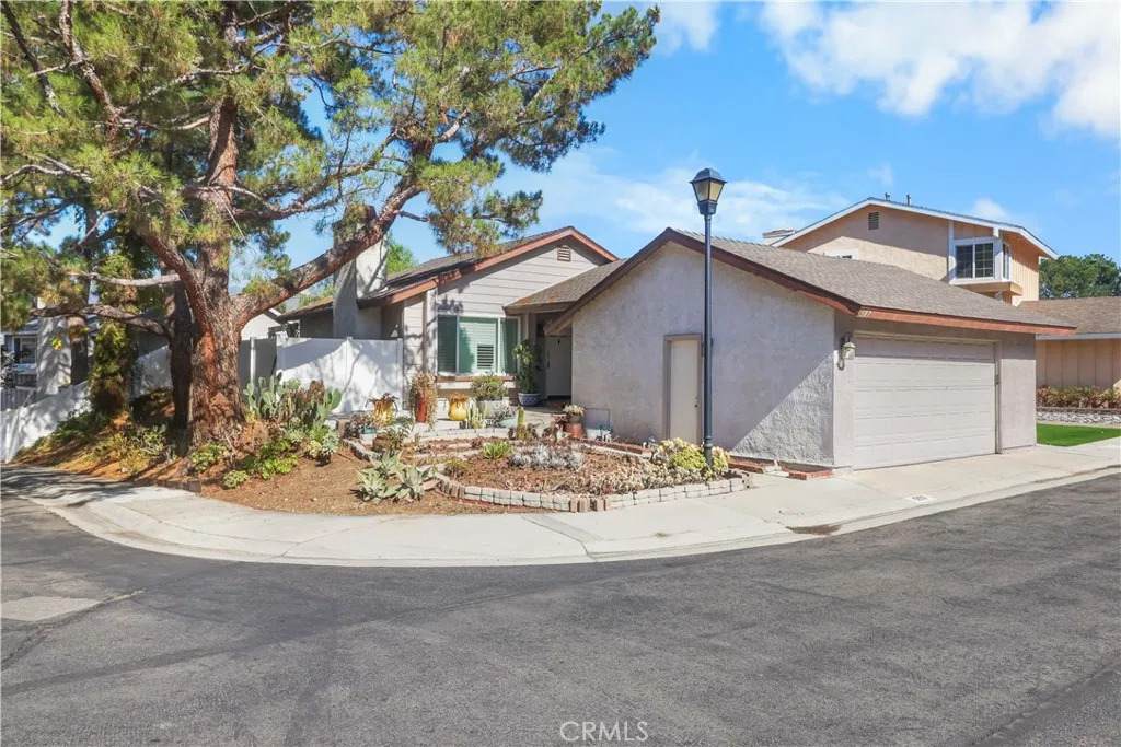 507 Juniper Street - Photo 1