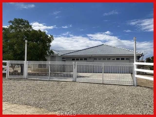 9850 Del Valle Avenue - Photo 1