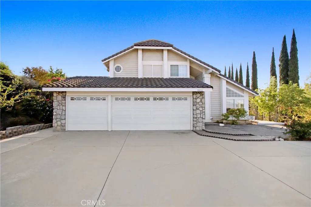 2010 Greenwood Circle - Photo 1