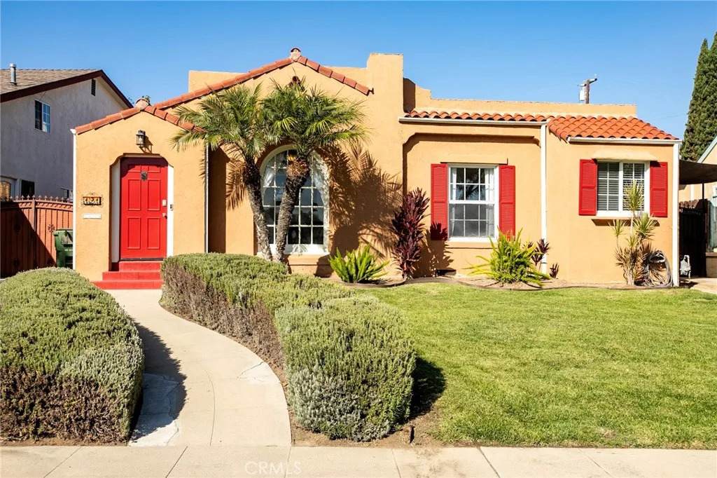 121 Fairview - Photo 1